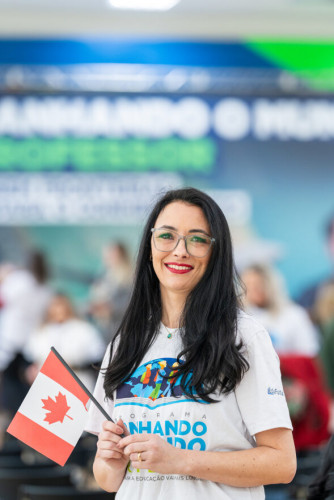 75 professores passarão três semanas no Canadá e 24 professores ficarão um mês na Finlândia