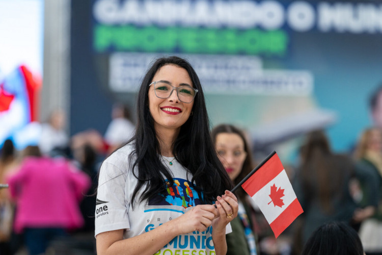 75 professores passarão três semanas no Canadá e 24 professores ficarão um mês na Finlândia