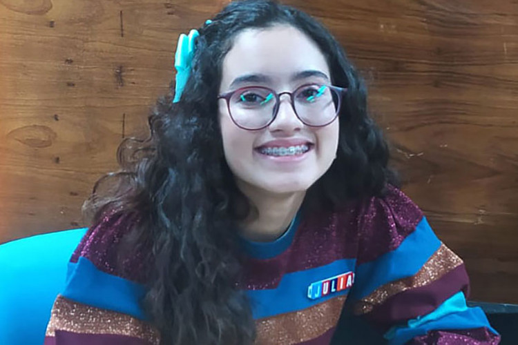 Júlia participa das atividades especiais da Seed-PR no contraturno escolar