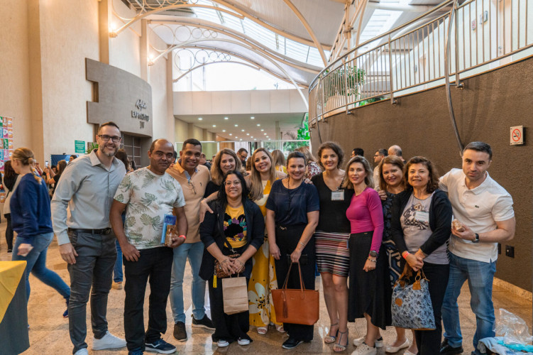 São professores formadores que apresentam – em forma de oficinas – 80 trabalhos desenvolvidos por meio de boas práticas pedagógicas ao longo do ano letivo