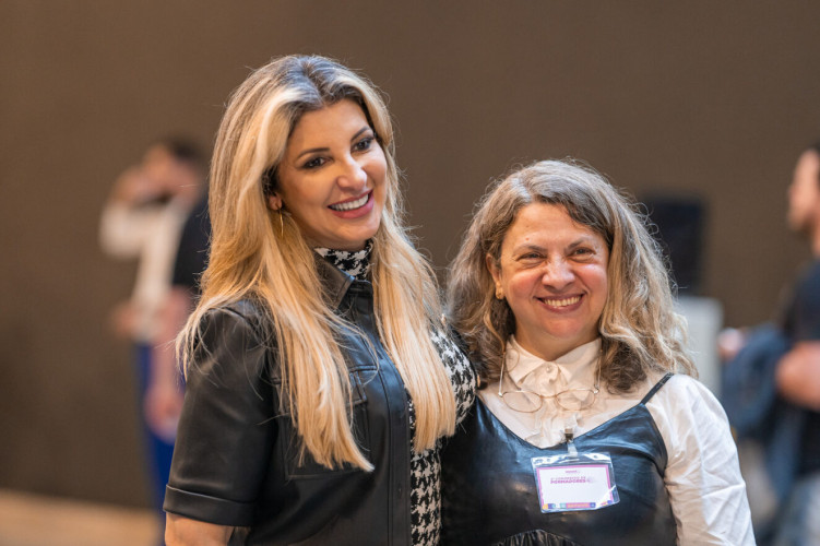 São professores formadores que apresentam – em forma de oficinas – 80 trabalhos desenvolvidos por meio de boas práticas pedagógicas ao longo do ano letivo