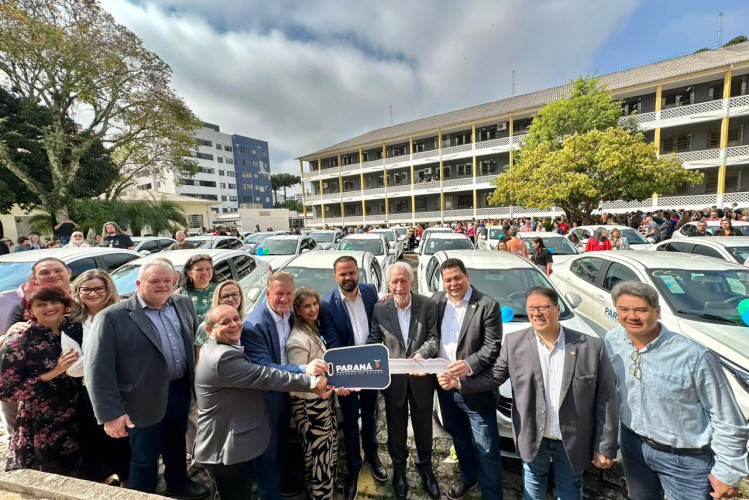 Os veículos serão usados para deslocamentos oficiais e suporte aos trabalhos pedagógicos, jurídicos e técnicos desempenhados pelos chefes e equipes que integram os NREs. São 62 modelos sedan e 30 SUVs.