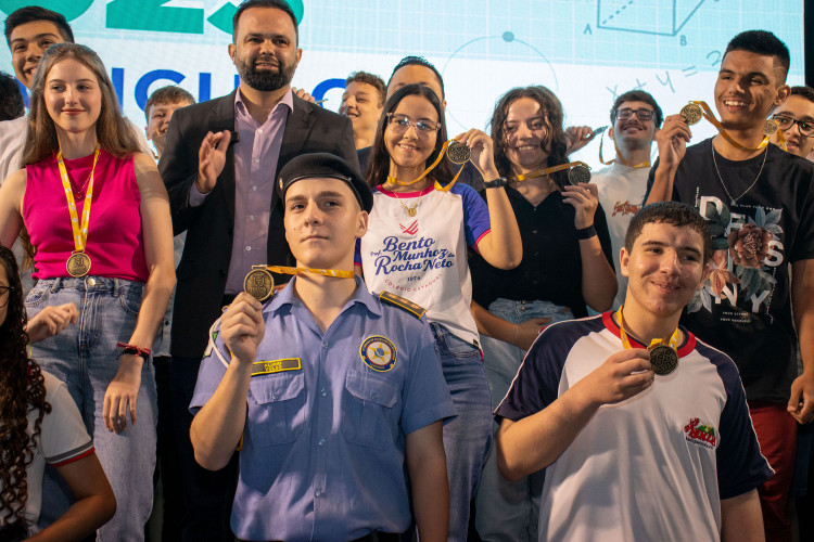 Além das medalhas, os vencedores foram contemplados com um curso de imersão em Matemática, que acontece até o dia 14 de setembro (quinta-feira), também em Foz do Iguaçu