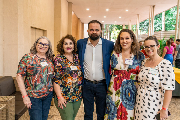 São professores formadores que apresentam – em forma de oficinas – 80 trabalhos desenvolvidos por meio de boas práticas pedagógicas ao longo do ano letivo