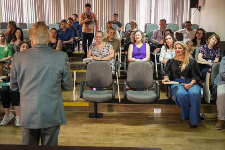 O projeto vai encaminhar jovens matriculados na rede estadual de ensino para postos de trabalho disponíveis na rede Sine estadual, encurtando a distância entre a conclusão dos estudos e o primeiro emprego