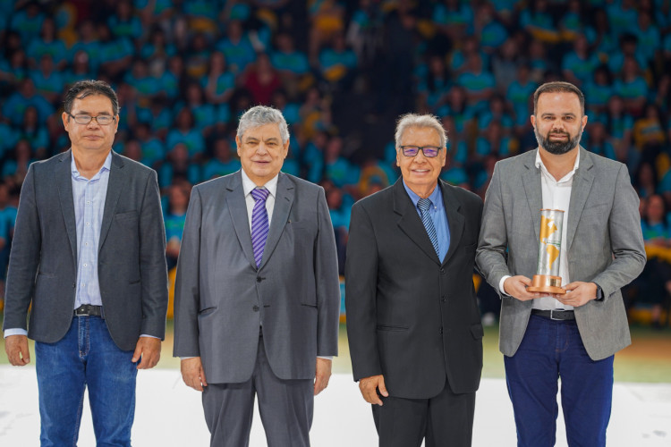 Concurso Agrinho premia professores e alunos da rede de ensino do Paraná