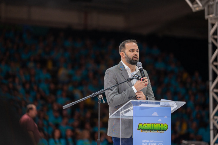Concurso Agrinho premia professores e alunos da rede de ensino do Paraná