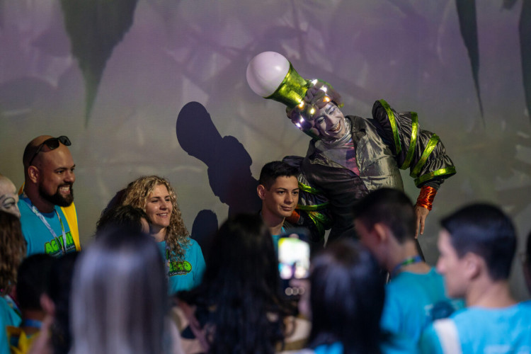 Concurso Agrinho premia professores e alunos da rede de ensino do Paraná