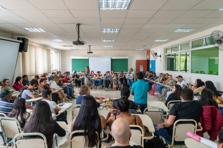 Secretaria da Educação discute novos itinerários formativos para colégios indígenas