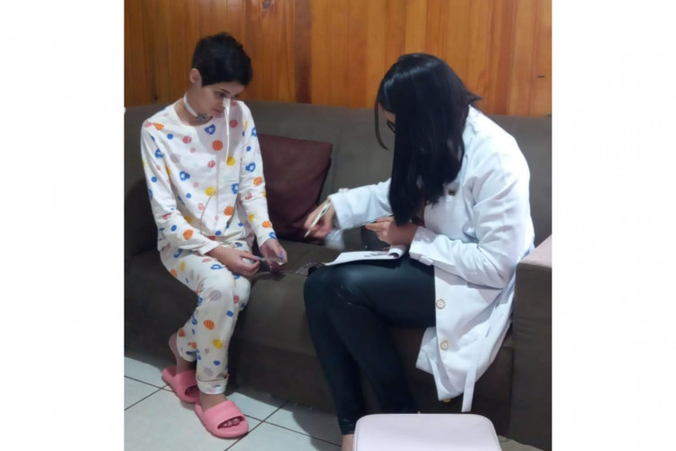 Dia do Professor: conheça a docente que transformou a vida de uma aluna com doença rara