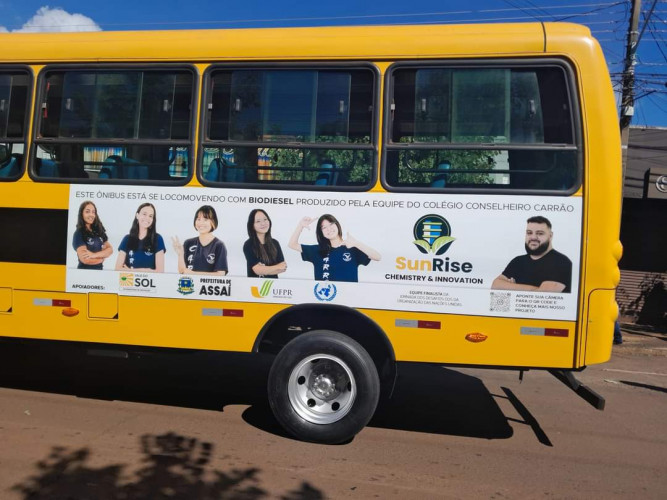 Feito a partir de óleo descartado, o biodiesel foi utilizado para abastecer um dos ônibus escolares da prefeitura que funcionou durante uma semana inteira