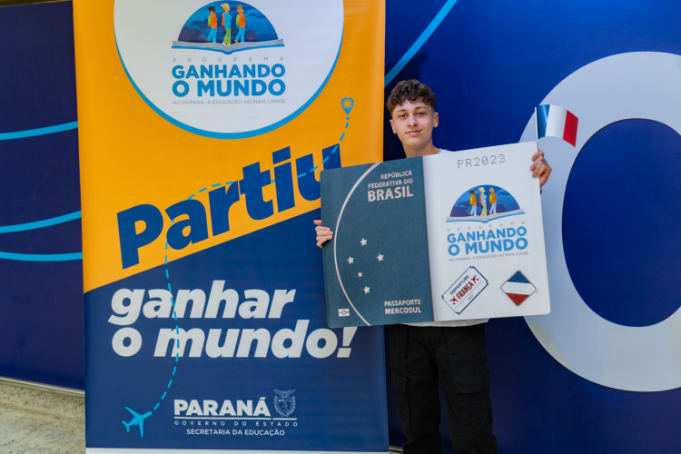 Estudantes da rede estadual embarcam para seis semanas de intercâmbio na França