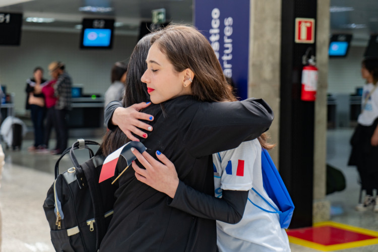 Estudantes da rede estadual embarcam para seis semanas de intercâmbio na França