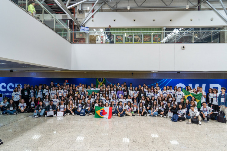 Com 187 embarques desta segunda, 579 estudantes da rede estadual já iniciaram intercâmbio