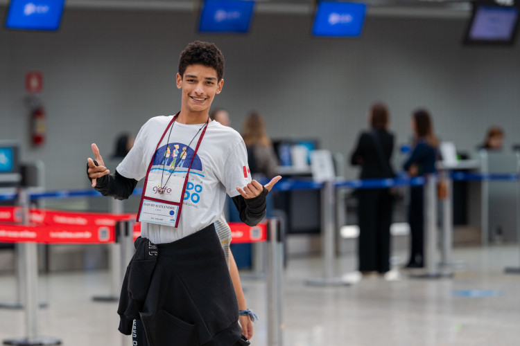 Estado abre inscrições para maior edição do Ganhando o Mundo, com 1,2 mil alunos