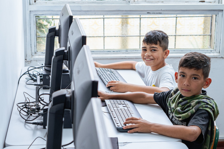 Paraná x Japão: exame evidencia qualidade do ensino de programação no Estado