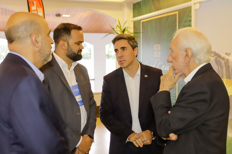 Piana destaca avanços do Paraná em evento que discute tecnologia no ensino público