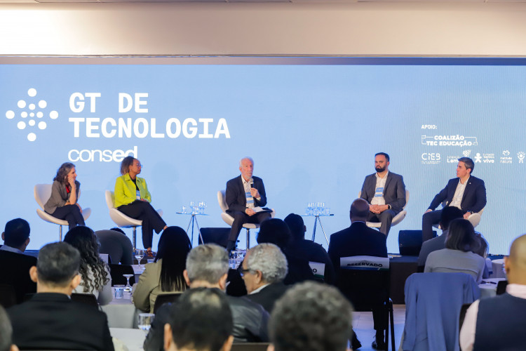 Piana destaca avanços do Paraná em evento que discute tecnologia no ensino público