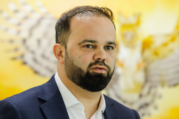 Governador assina decreto de nomeação de 1.106 professores para rede estadual