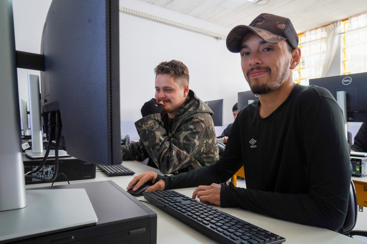 Matrículas para o segundo semestre da EJA nas escolas da rede estadual são abertas