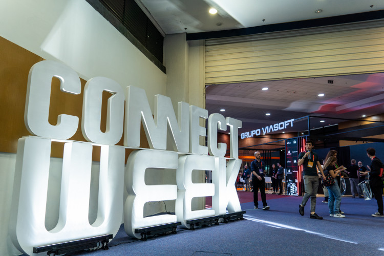 Tecnologias voltadas à aprendizagem levam 15 mil pessoas ao estande da Educação no Connect Week