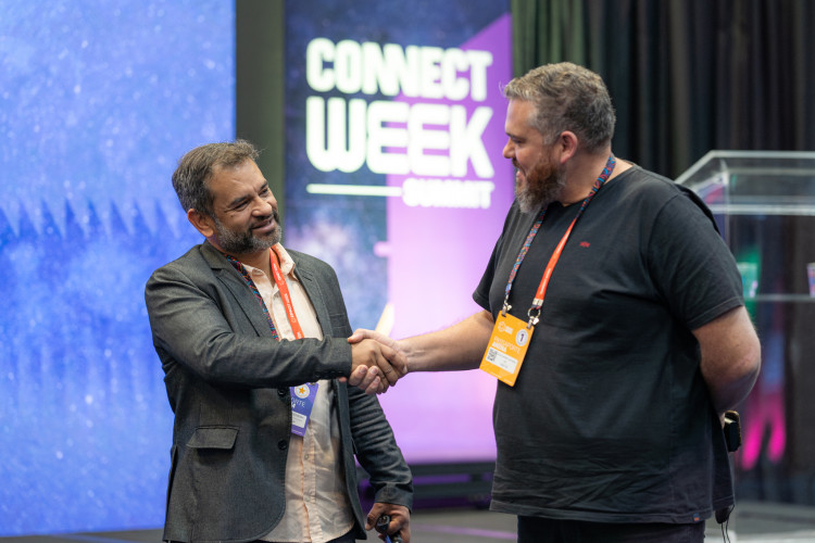 Tecnologias voltadas à aprendizagem levam 15 mil pessoas ao estande da Educação no Connect Week