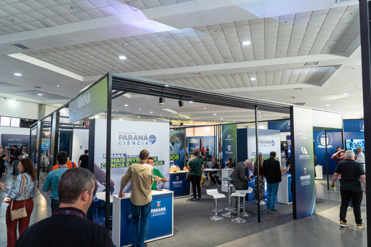 Tecnologias voltadas à aprendizagem levam 15 mil pessoas ao estande da Educação no Connect Week