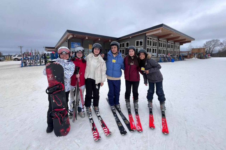 Helisa de Freitas acaba de retornar do Canadá
