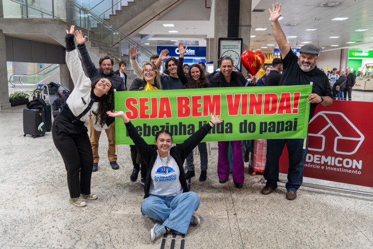 Ganhando o Mundo: estudantes desembarcam em Curitiba e Londrina