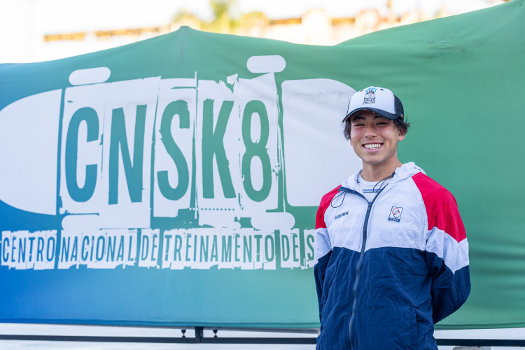 Olimpíadas: alunos da rede estadual entregam cartas de apoio a skatistas que vão a Paris