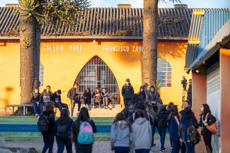 Inteligência Artificial e vacinação estão entre novidades do 2º semestre letivo no Paraná