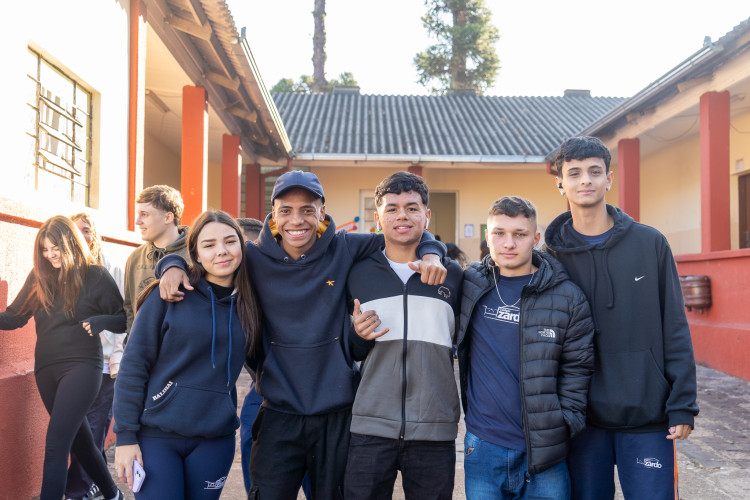 Inteligência Artificial e vacinação estão entre novidades do 2º semestre letivo no Paraná