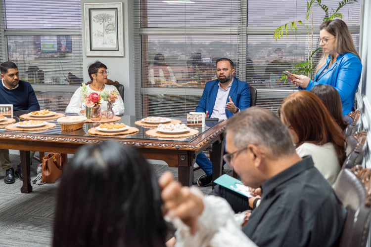 Comitiva da Seduc de Sergipe visita a Seed-PR