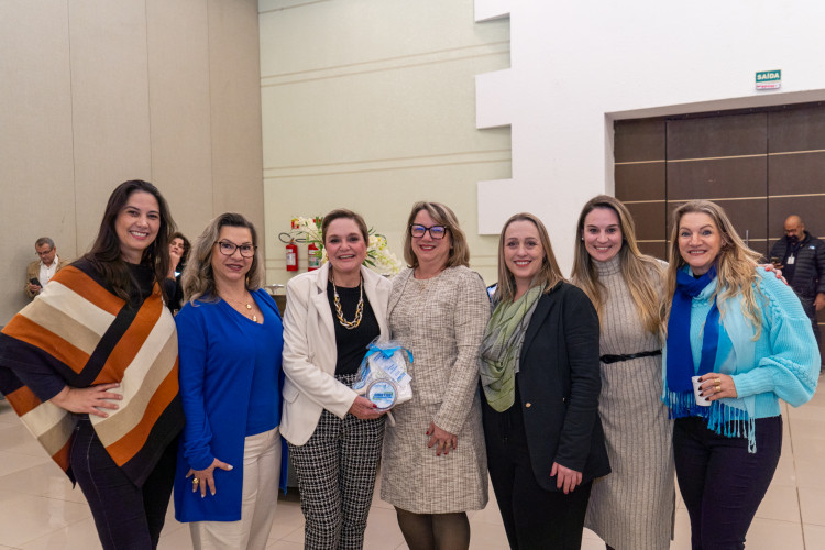 Educação promove encontro para capacitar diretores da rede e gestores dos Núcleos Regionais de Educação (NREs) de todo o Estado