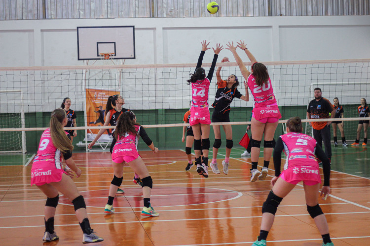 Jogos Escolares do Paraná definem campeões que vão disputar os JEBs em Recife