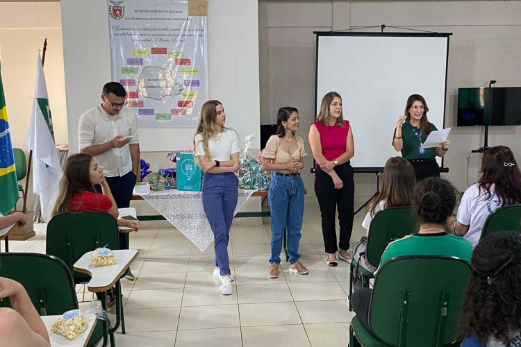 Alunos do Ganhando o Mundo de Campo Mourão ganham apoio psicológico para desafios