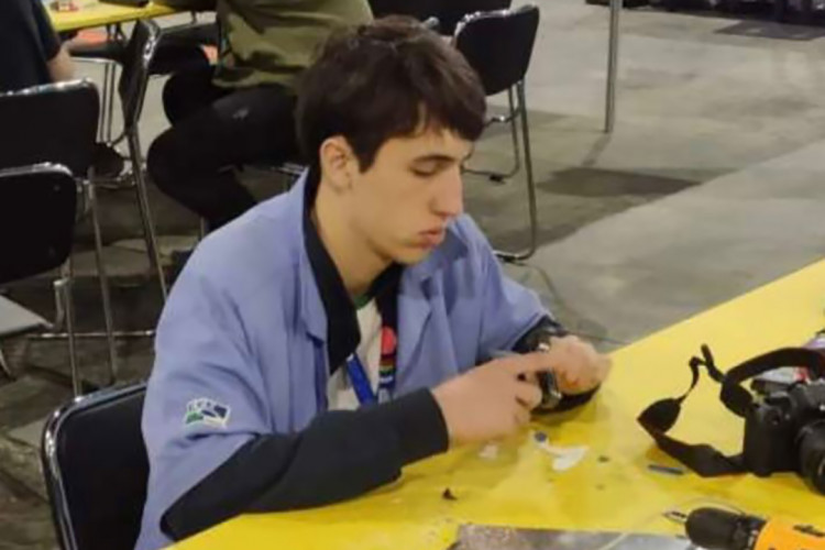 Robôs construídos por estudantes de Cascavel participam da 16ª Campus Party
