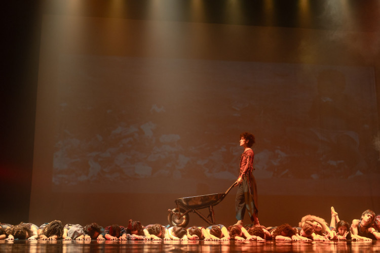 Apresentações de grupo de dança do Colégio Estadual do Paraná chegam a Umuarama