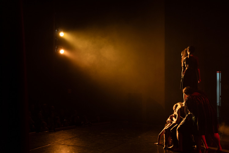 Apresentações de grupo de dança do Colégio Estadual do Paraná chegam a Umuarama
