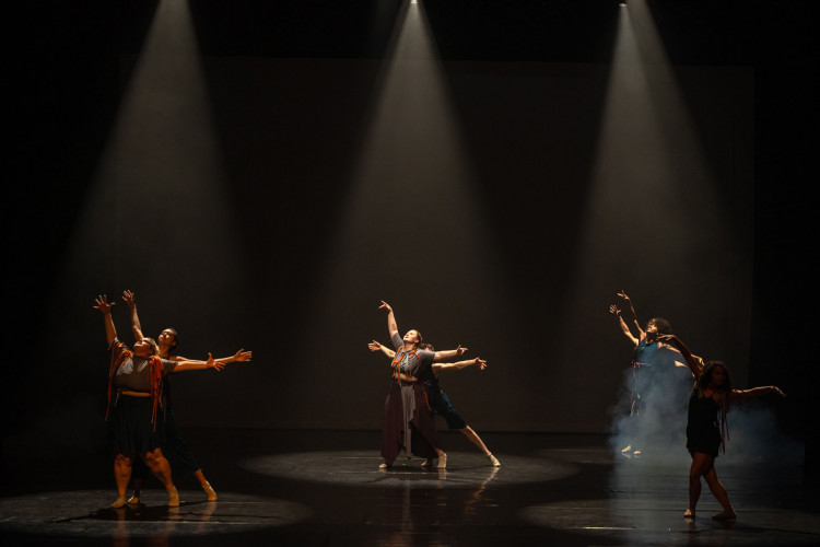 Apresentações de grupo de dança do Colégio Estadual do Paraná chegam a Umuarama