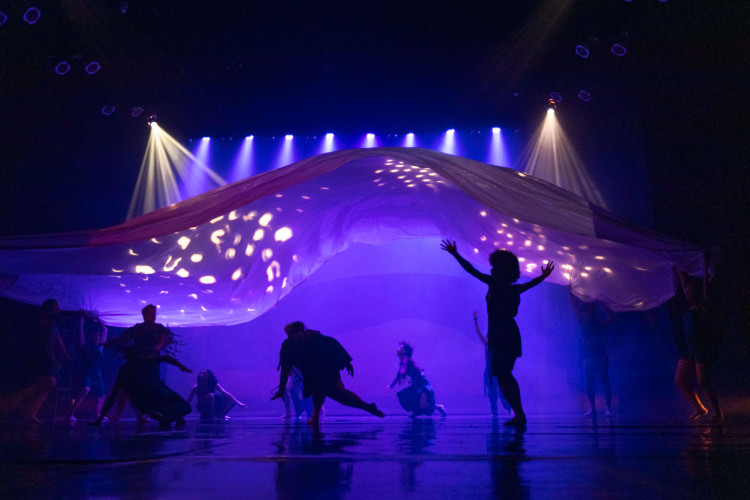 Apresentações de grupo de dança do Colégio Estadual do Paraná chegam a Umuarama