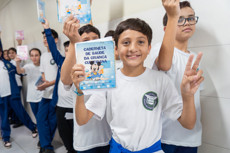 Escolas estaduais e municipais já estão participando da nova força-tarefa de vacinação