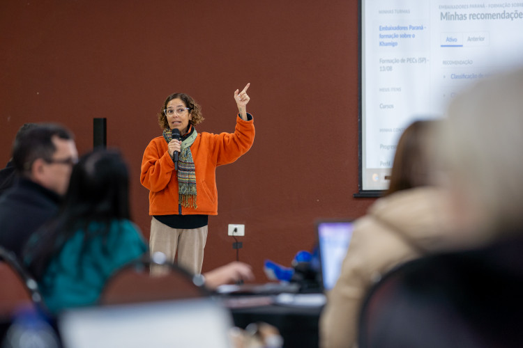 Educação capacita técnicos pedagógicos para aplicação de IA no ensino da matemática