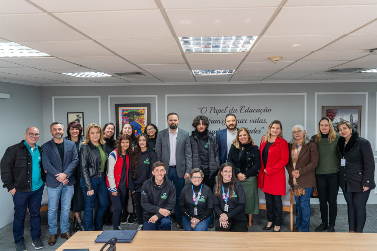 Paraná tem três alunos no projeto Porta Vozes, que valoriza a educação em tempo integral
