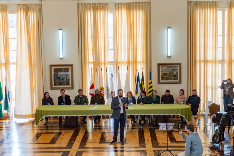 Professores da rede são homenageados pelo Ganhando o Mundo e uso de plataformas