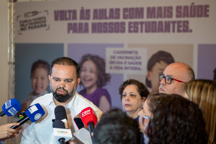 Governo começa campanha de vacinação nas escolas do Paraná a partir de segunda-feira