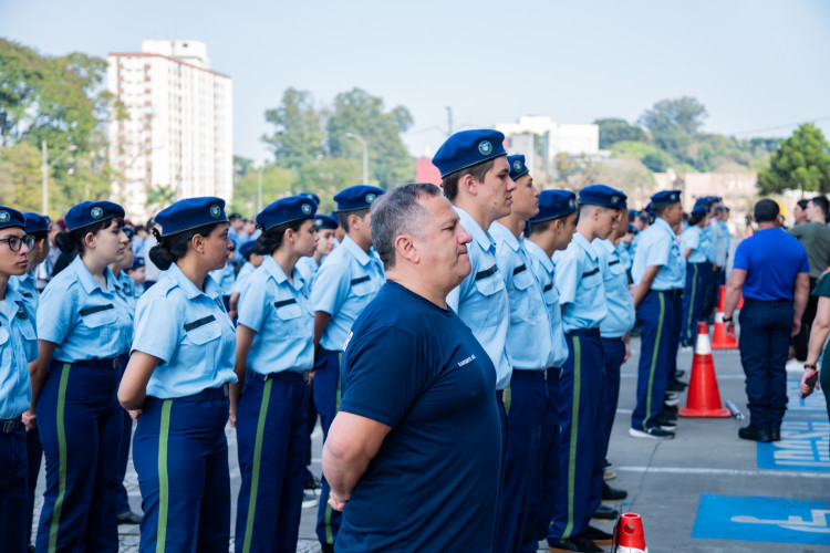 Governo do Estado e Exército abrem comemorações da Semana da Pátria em Curitiba