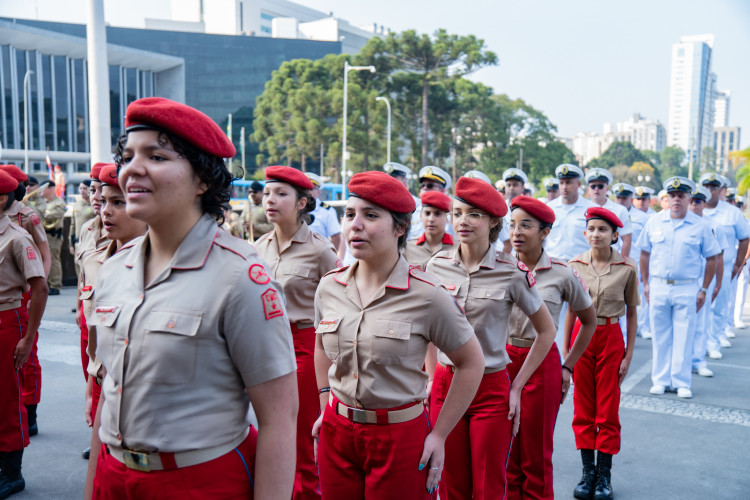 Governo do Estado e Exército abrem comemorações da Semana da Pátria em Curitiba