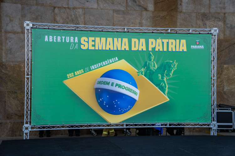 Governo do Estado e Exército abrem comemorações da Semana da Pátria em Curitiba