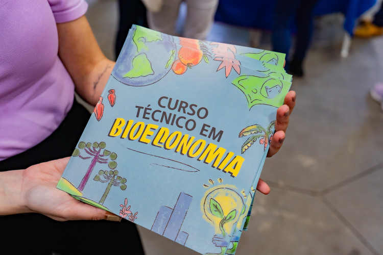 Feira mostra a alunos do ensino fundamental os benefícios da educação profissional